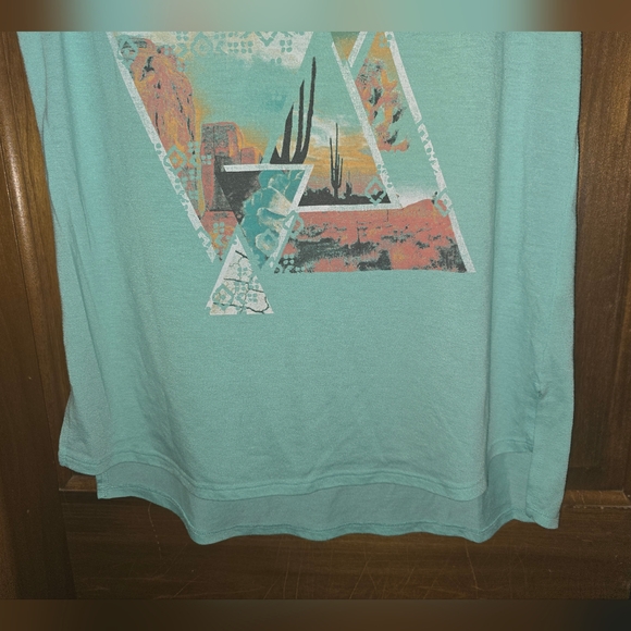 Arizona Jean Co. Short Sleeve Tee w/Hi-Lo Split Hem, Western Design, Large - Picture 11 of 11
